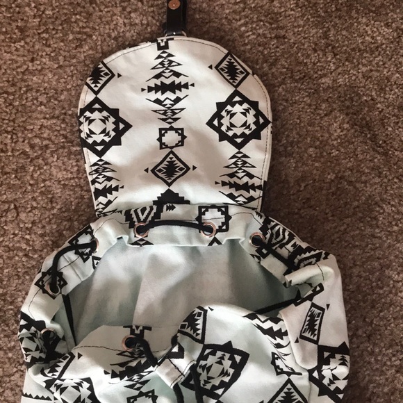 VS PINK tribal print backpack - Picture 5 of 6